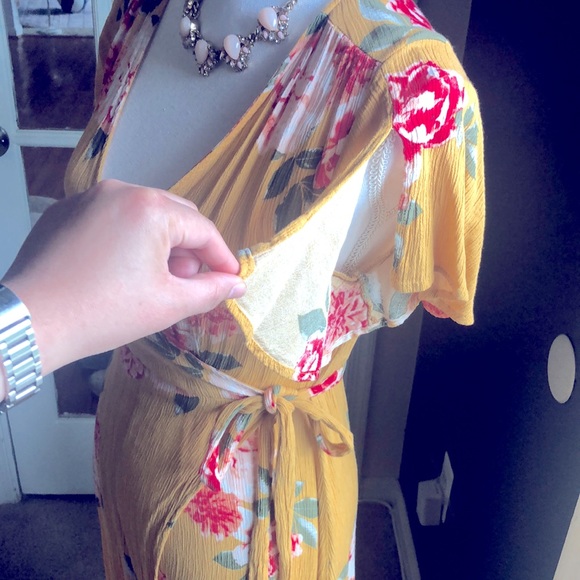 Floral Maxi Wrap Dress - Picture 4 of 10